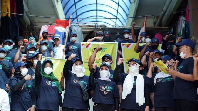 Bersama Pedagang Pasar di Lombok, Relawan Kawan Sandi Deklarasi Dukung Sandiaga Uno Maju Pilpres 2024